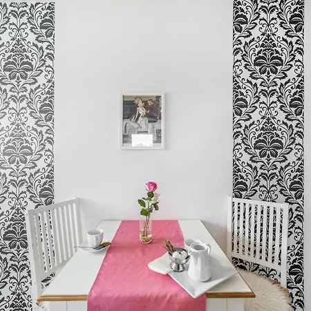 Cafe Pfaus Heidburg בית הארחה