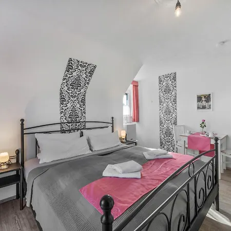 Penzion Cafe Pfaus Heidburg 3*